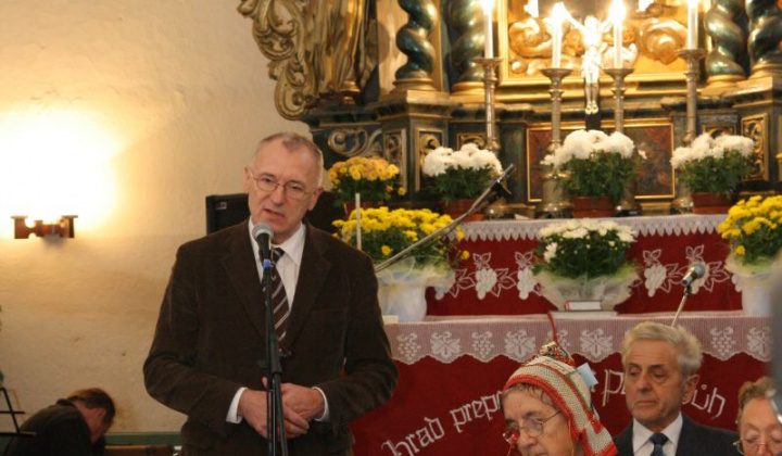 8. fotografia fotogalérie Otvorenie izby Jura Hronca